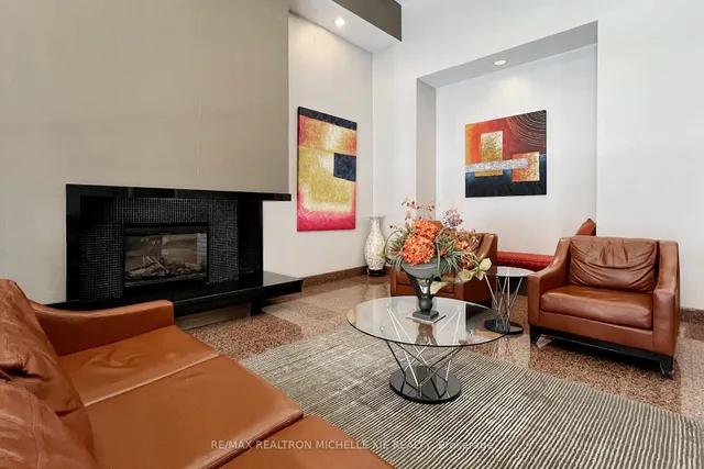 Additional image 6 of 736 Bay St Unit 1009