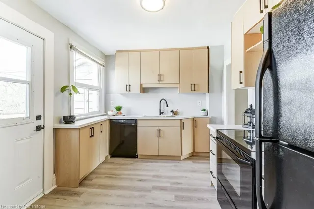 Additional image 18 of 1039 1/2 Cannon St