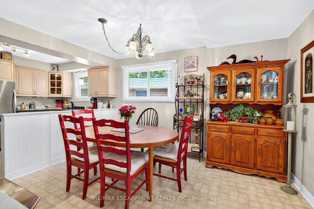 Additional image 8 of 593 Braemore Rd