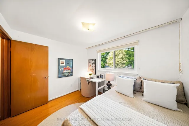 Additional image 21 of 1065 Franconia Dr