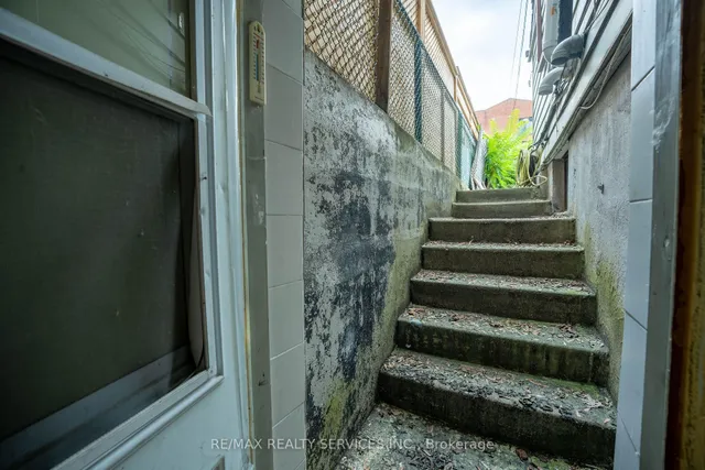 Additional image 24 of 187 Gladstone Ave