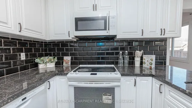 Additional image 13 of 3 Mornington Dr