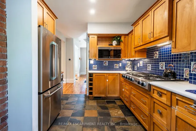 Additional image 7 of 35 Mountain Ave