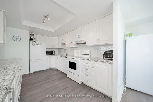 Additional image 30 of 8 Lisa St Unit 1802