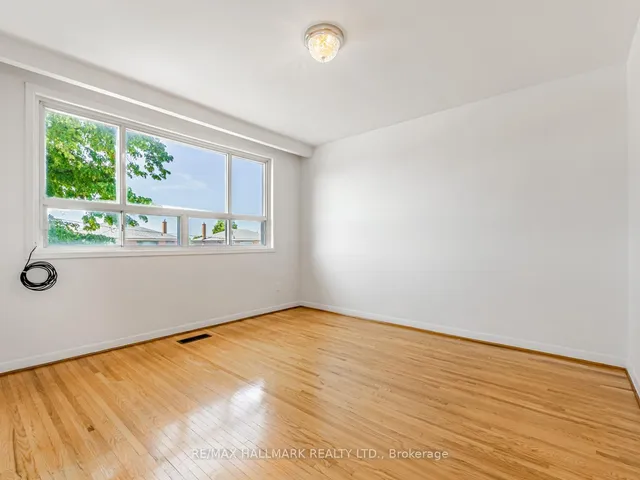 Additional image 27 of 31 Woodenhill Crt