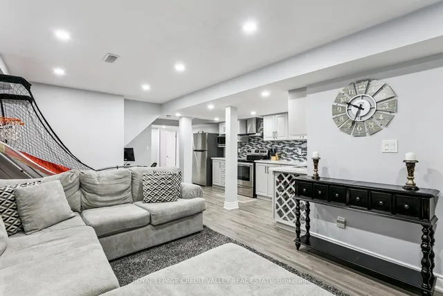 Additional image 37 of 4 Mendoza Dr