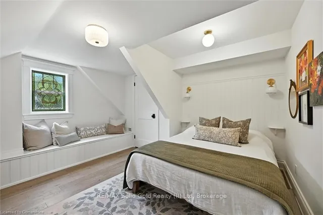 Additional image 30 of 112 Chedoke Ave