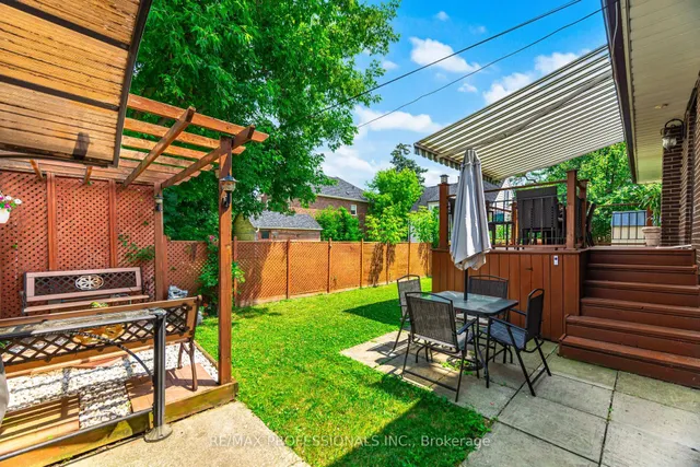 Additional image 43 of 1549 Royal York Rd