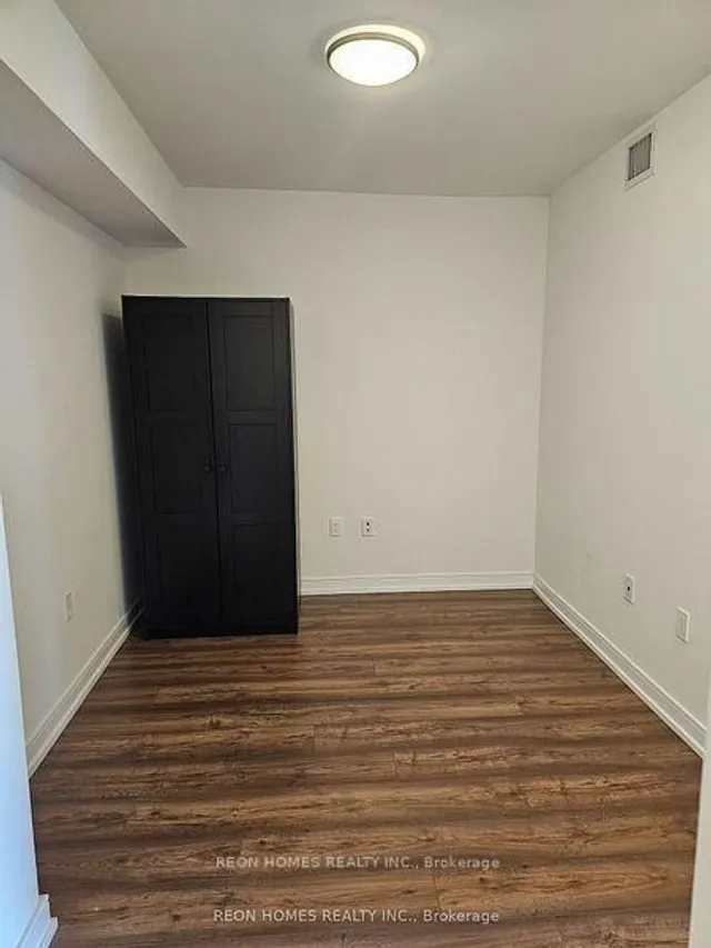 Additional image 5 of 225 Village Green Sq Unit 606