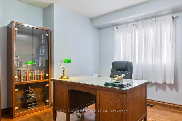 Additional image 17 of 411 Freeman Cres