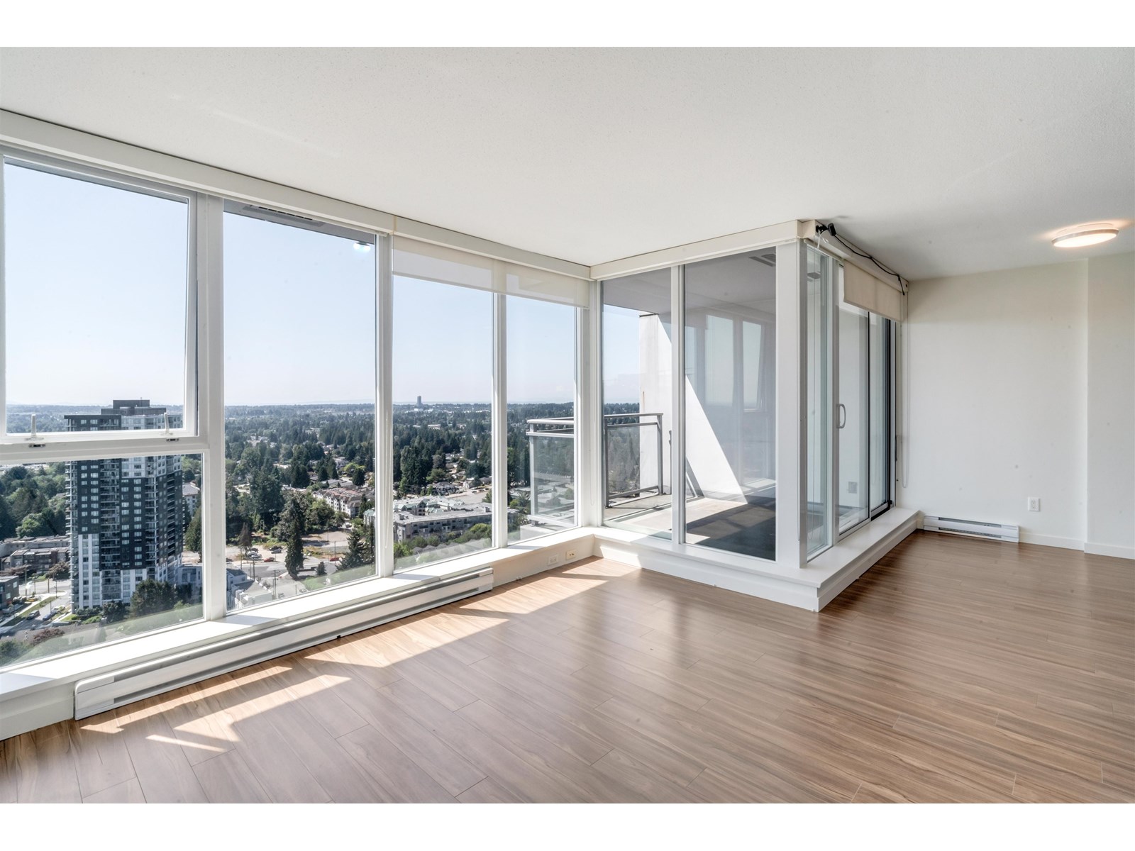 3707 13325 102A AVENUE|Surrey, British Columbia V3T1P6