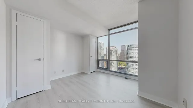 Additional image 9 of 81 Navy Wharf Crt Unit 2812