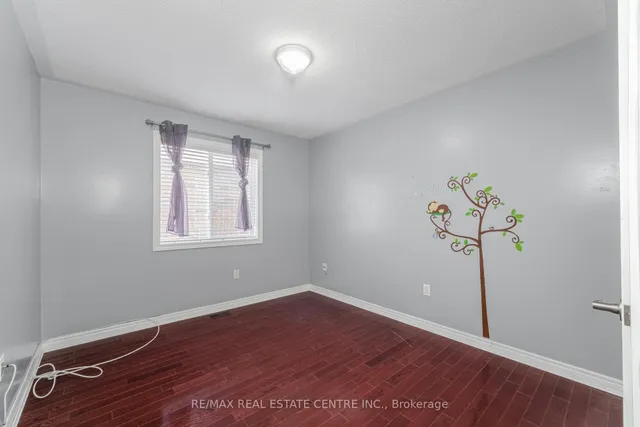 Additional image 33 of 6 Baccarat Cres