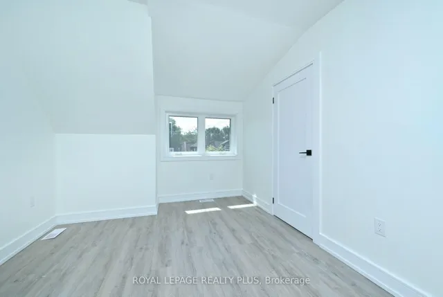 Additional image 17 of 23 Pauline Ave