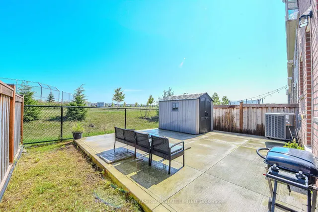 Additional image 48 of 1395 Chretien St