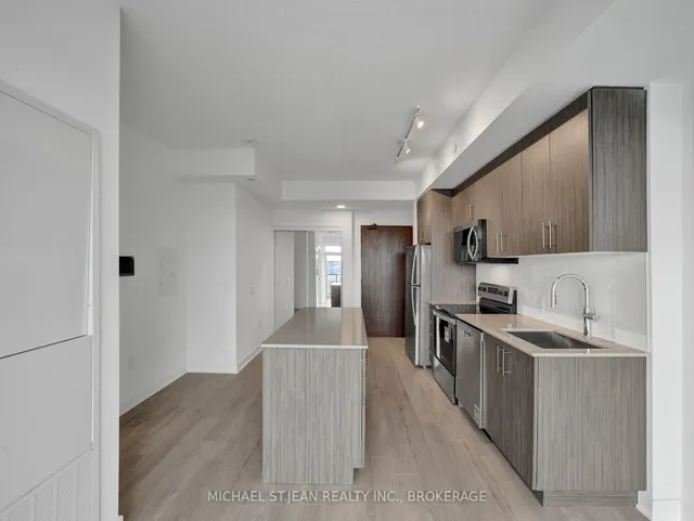 Additional image 16 of 2782 Barton St Unit 1418