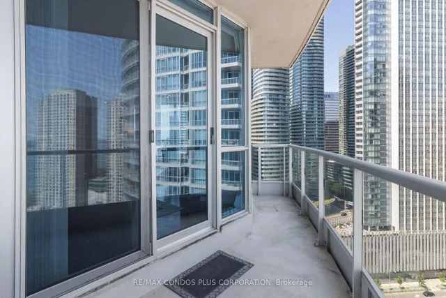 Additional image 28 of 218 Queens Quay Unit 2302