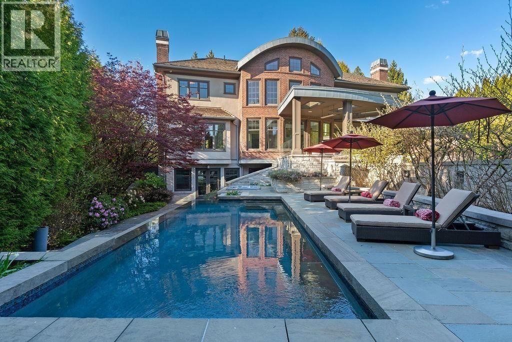 8112 GOVERNMENT ROAD|Burnaby, British Columbia V5A2E2