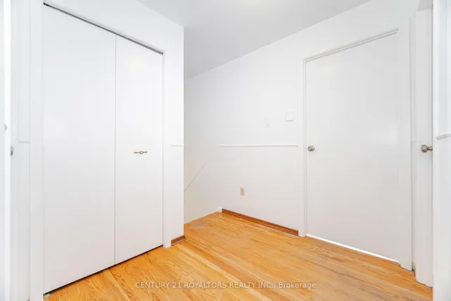 Additional image 22 of 32 Farmington Dr