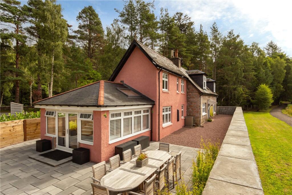 Additional image 5 of Cutaway Cottage, Cambus O'May, Ballater, Aberdeenshire, AB35