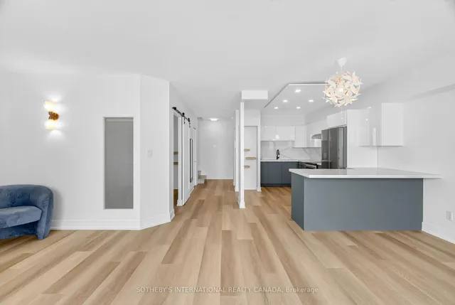 Additional image 17 of 33 Harbour Sq Unit 1423