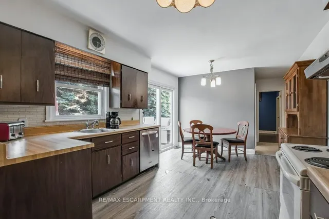 Additional image 17 of 50 Mountain Ave