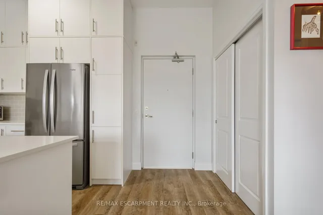 Additional image 4 of 1 Redfern Ave Unit 127