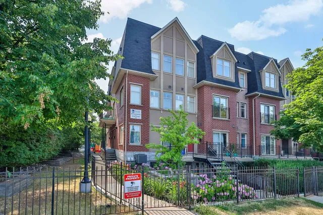 1496 Victoria Park Ave Unit 254