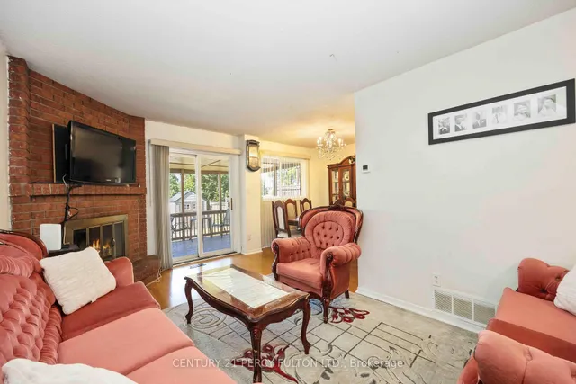 Additional image 5 of 17 Woodsview Ave