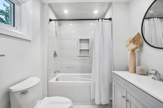 Additional image 16 of 10 Comet Ave