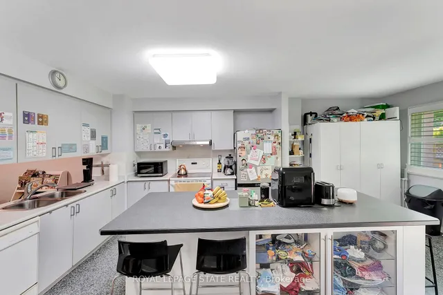 Additional image 9 of 26 Moss Blvd Unit 34