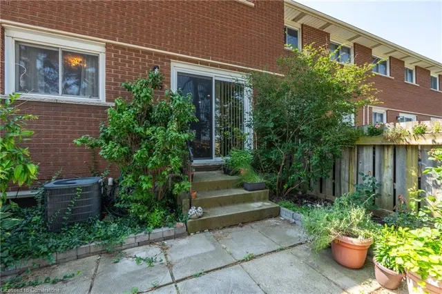 Additional image 22 of 1440 Garth St Unit 55