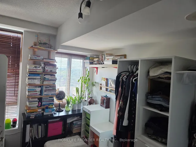 Additional image 19 of 15 Maplewood Ave Unit 911