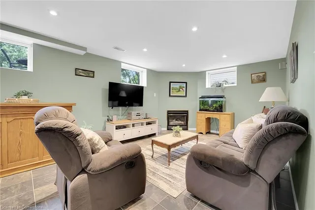 Additional image 26 of 3 Short St