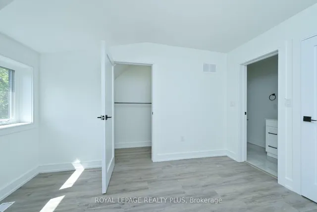 Additional image 18 of 23 Pauline Ave