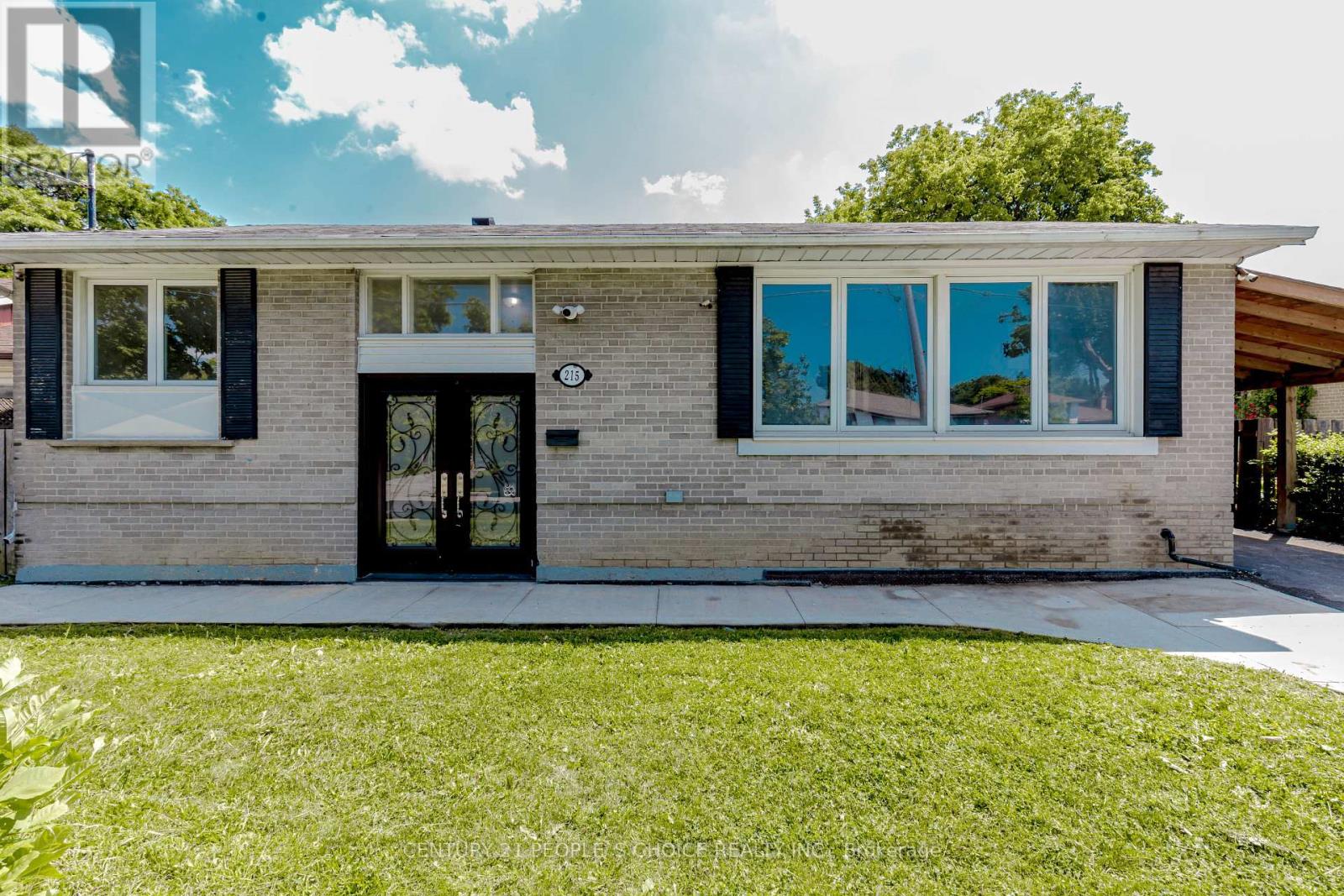 215 JEFFCOAT DRIVE N|Toronto (West Humber-Clairville), Ontario M9W3E2