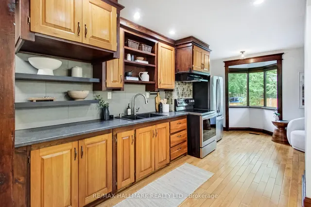 Additional image 11 of 68 Valhalla Blvd