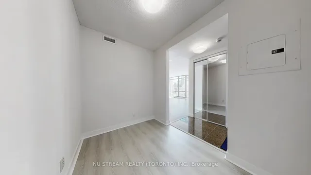 Additional image 12 of 81 Navy Wharf Crt Unit 2812