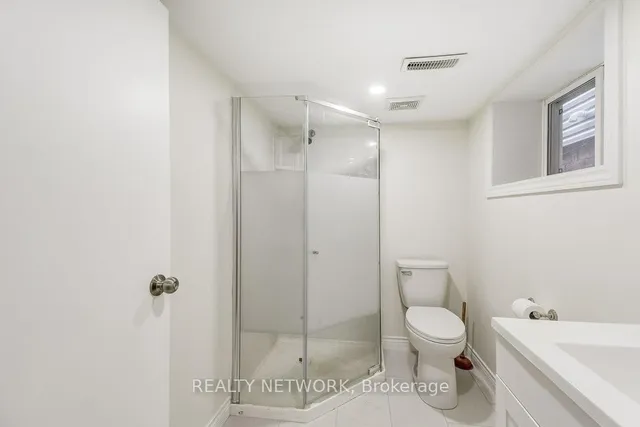 Additional image 33 of 88 Rosslyn Ave