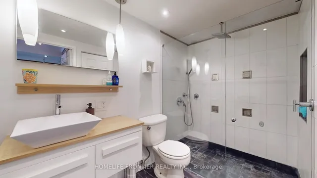 Additional image 17 of 284 Bloor St Unit 806