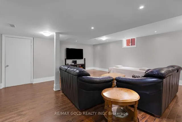 Additional image 39 of 6 Farad Crt