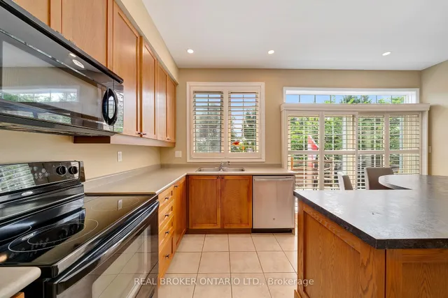 Additional image 16 of 5689 Roseville Crt