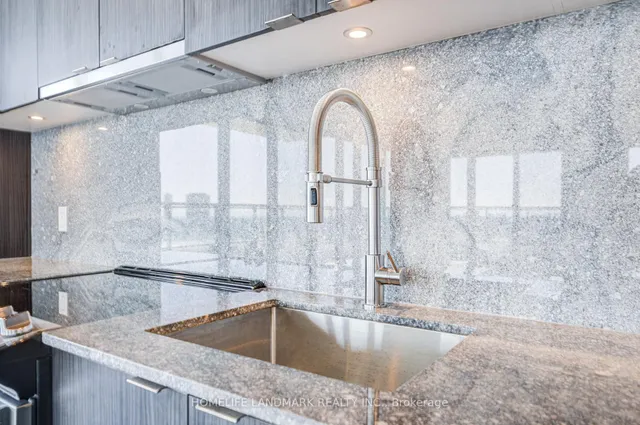 Additional image 4 of 30 Inn On The Park Dr Unit 2109