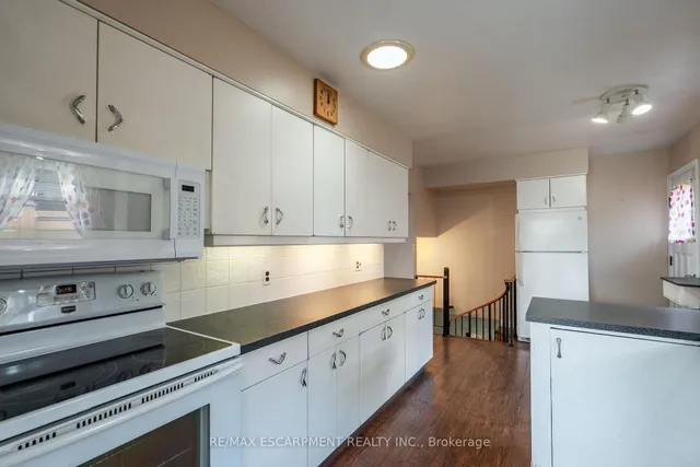 Additional image 10 of 902 North Shore Blvd