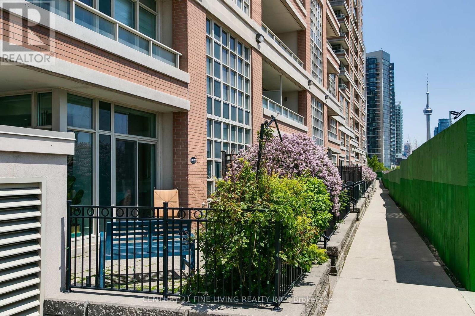 TH22 - 6 PIRANDELLO STREET|Toronto (Waterfront Communities), Ontario M6K0B1