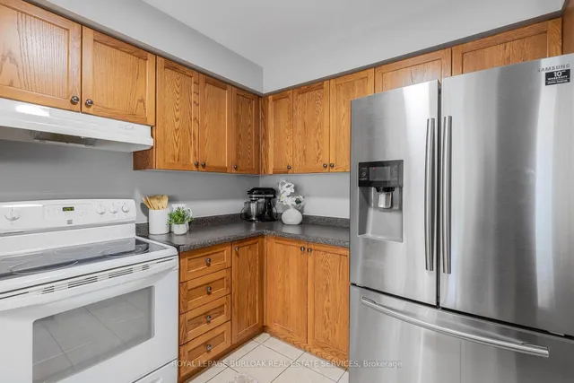 Additional image 12 of 130 Robert St Unit 32