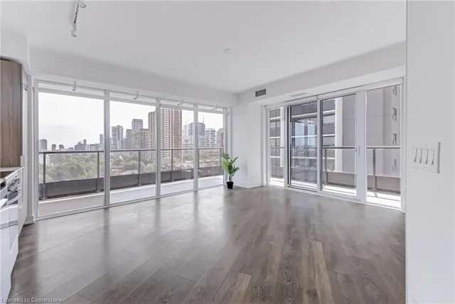 Additional image 10 of 159 Wellesley St Unit 708