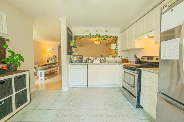 Additional image 9 of 608 Lumberton Cres