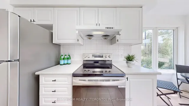 Additional image 18 of 29 Rosebank Dr Unit 601