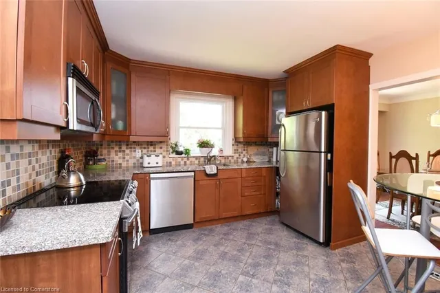 Additional image 11 of 33 Burwell Ave